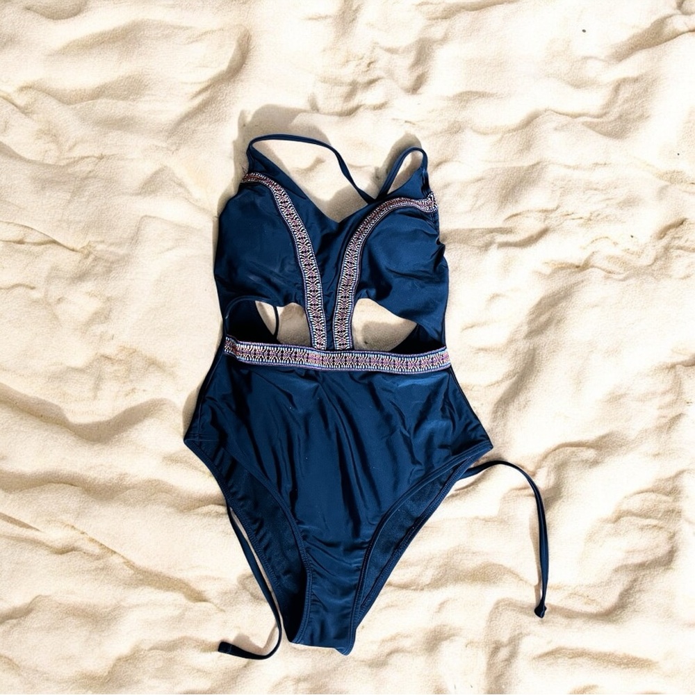 ◼️XHILARATION: Women’s size M, black whole piece swimsuit w/cut-outs preowned◼️